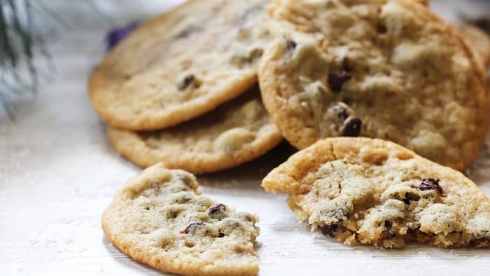  What makes chocolate chip cookies hard or soft?