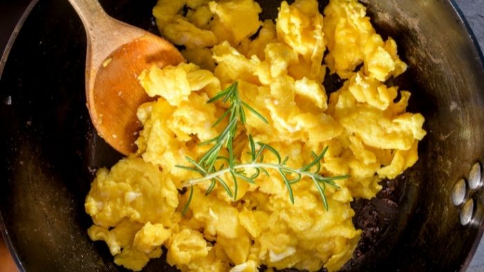  Do scrambled eggs go bad in the fridge?