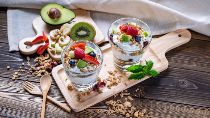  How much protein is in whole Greek yogurt?